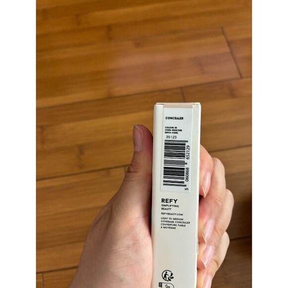 Refy 03 Serum Based Concealer Neutral Fair NWT - Picture 5 of 8